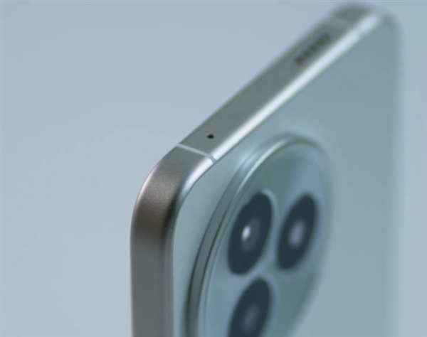 華為萬元旗艦同款！REDMI K80至尊版塞入兩顆1115同軸對稱雙揚