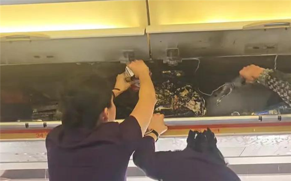 羅馬仕充電寶在口袋里自燃：小伙大腿三度燒傷 非召回批次