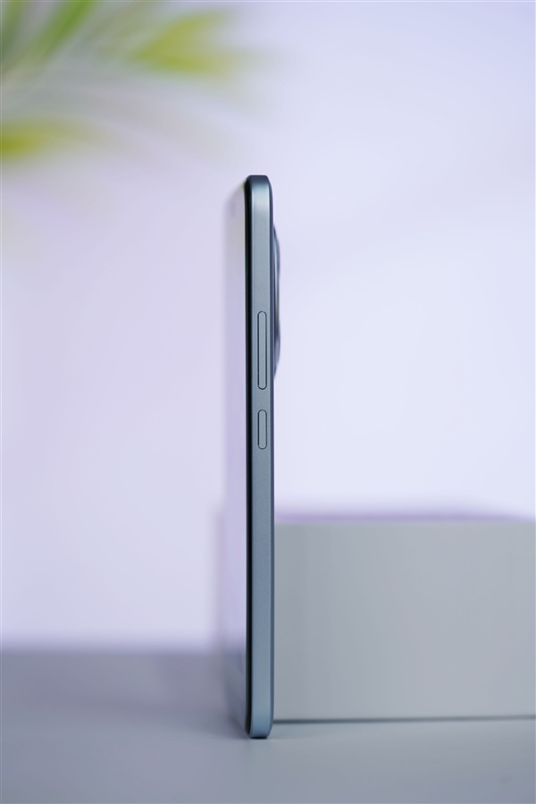 REDMI首款衛(wèi)星通信手機！REDMI Note 15 Pro+圖賞